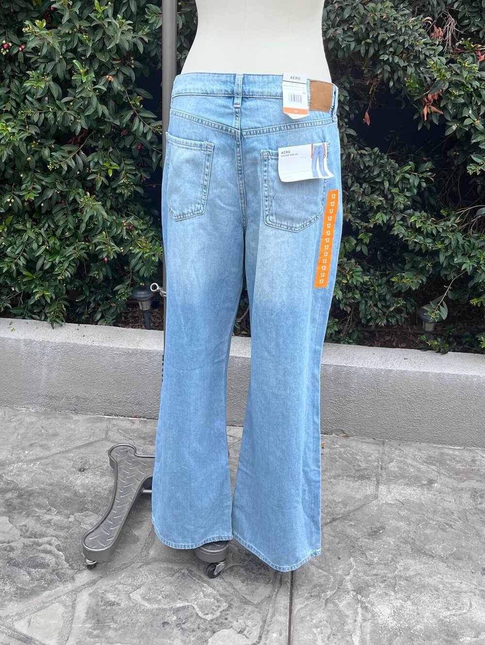 NWT Aeropostale Aero Women’s Light Wash High Rise Flare Jeans Size 12 Wide Leg
